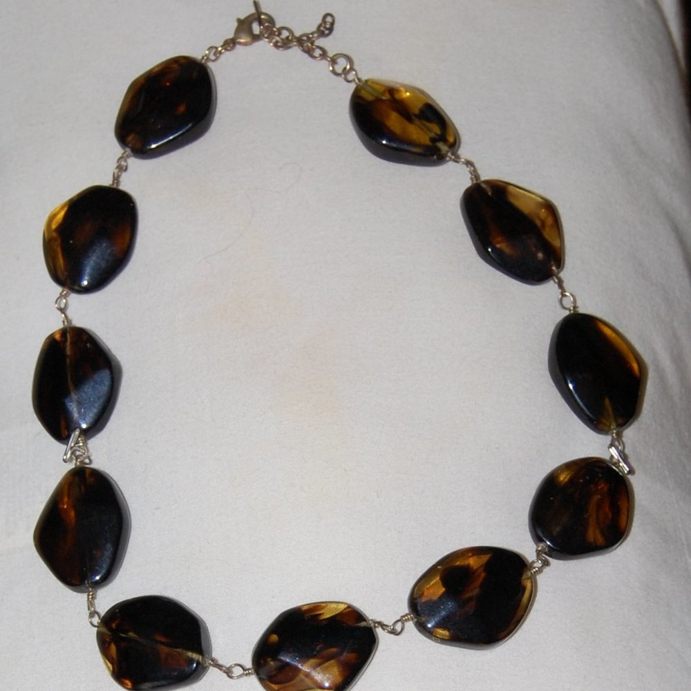 Tortoise Shell Looking Bead Necklace - image 5